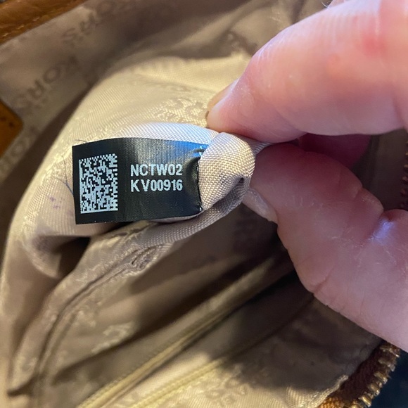 Michael Kors Wristlet Purse - Picture 13 of 14